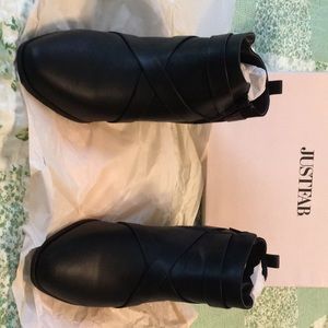 Just Fab new in box ankle boots